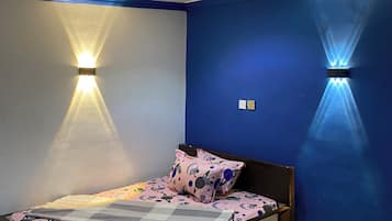 6 slaapkamers, een bureau, wifi, beddengoed