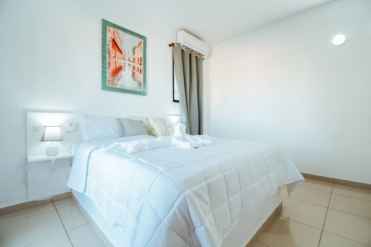 WiFi (free), bed sheets