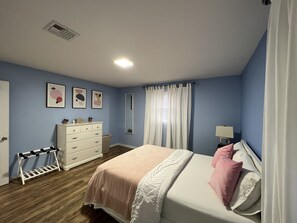 4 chambres, fer et planche à repasser, draps fournis
