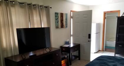 Cozy Efficiency on South Hogan Creek w/ fireplace unit & large walk-in closet.