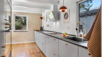 KylskÄp, ugn, spishÀll och diskmaskin