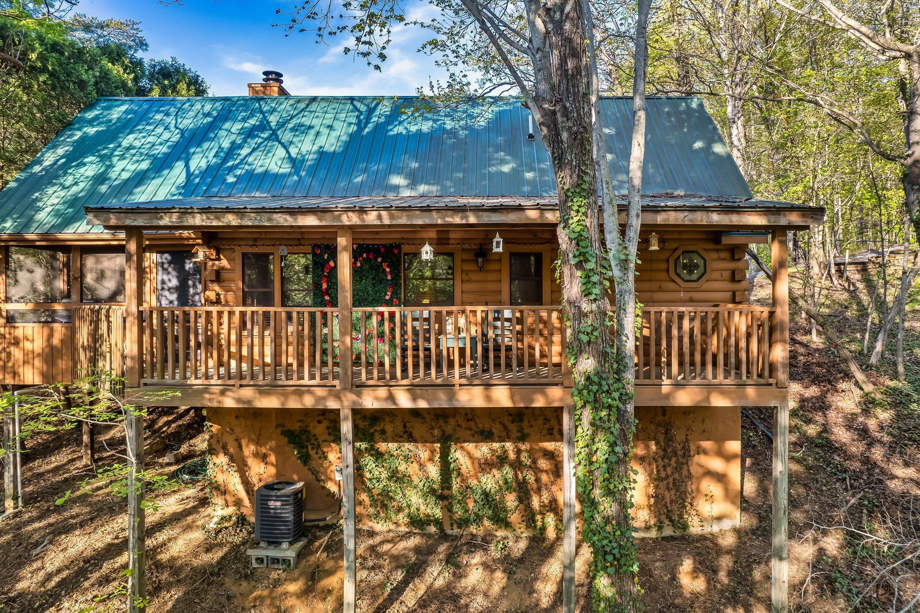 RETREAT☀︎SECLUDED☀︎HOT TUB☀︎FIREPLACE☀︎GRILL