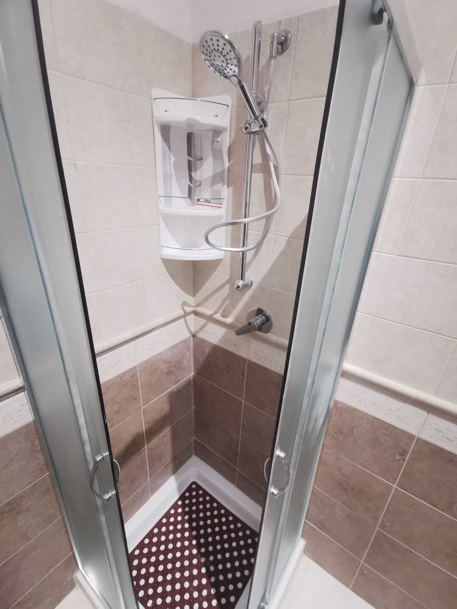 Hårføner og toalettpapir
