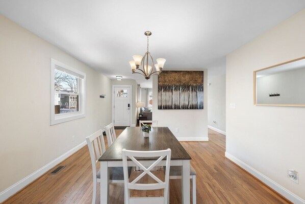 Dining - Charming 3-Bed Bungalow with Fenced-in Yard (Raleigh)