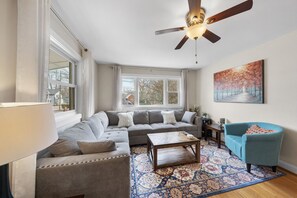 Smart TV - Charming 3-Bed Bungalow with Fenced-in Yard (Raleigh)