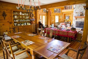 Ilmainen päivittäinen täysi aamiainen