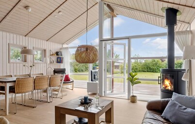 Stunning home in Haderslev with WiFi
