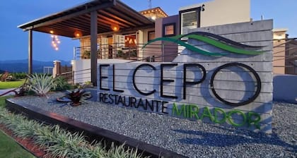 Cozy Loft steps from the river. Ideal for couples or families.