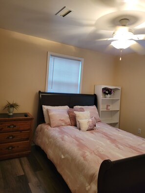 4 habitaciones, wifi gratis y ropa de cama