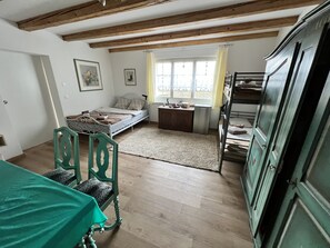 1 bedroom, free WiFi, bed sheets