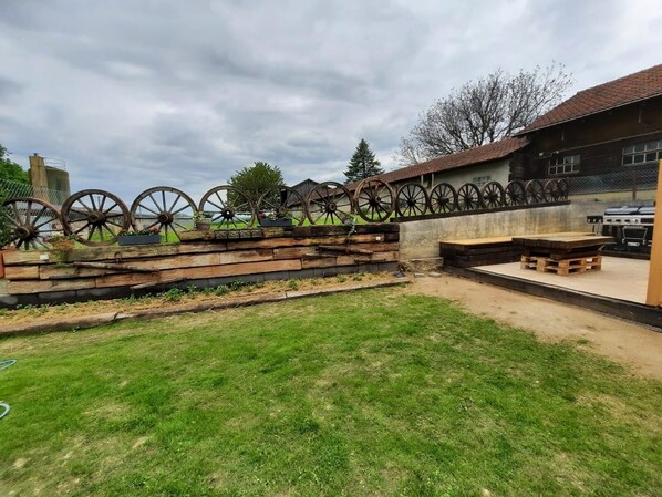 Outdoor dining - Idyllischer Bauernhof 3 (Wildensbuch)