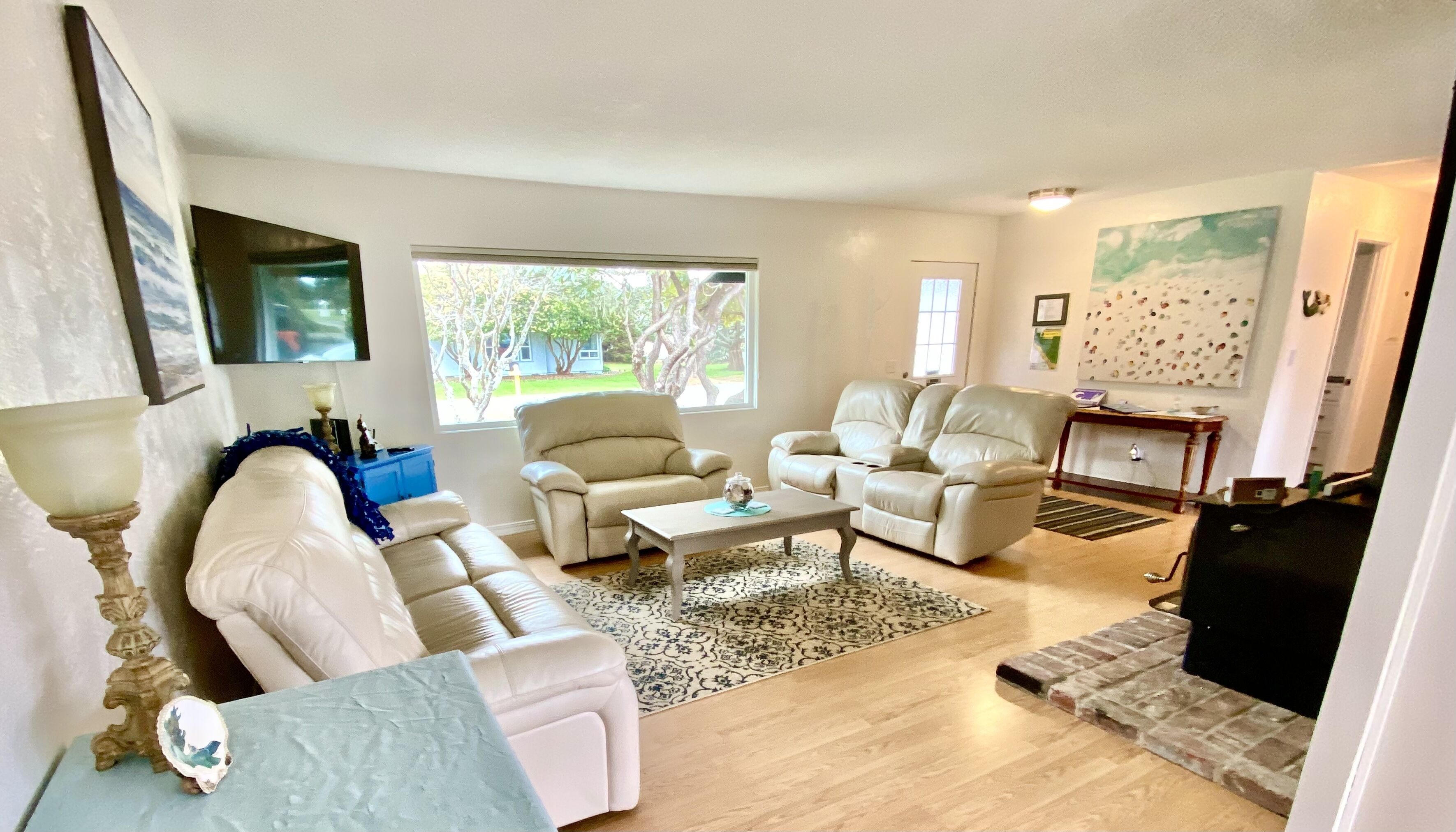 A Mermaids Pearl-New Cozy Vacation Home, Pet Friendly with Lovely Beach Access