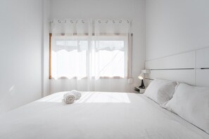 2 Schlafzimmer, Schreibtisch, Bügeleisen/Bügelbrett, Internetzugang
