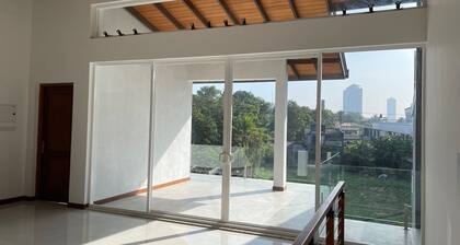 Modern luxury house within walking distance to all conveniences
