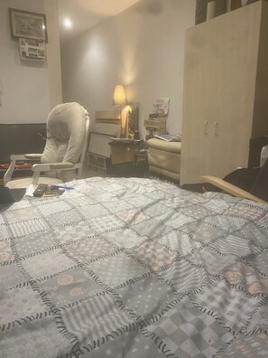 1 bedroom, WiFi, bed sheets - Octopus Lounge V.C Studio & Suites (London)