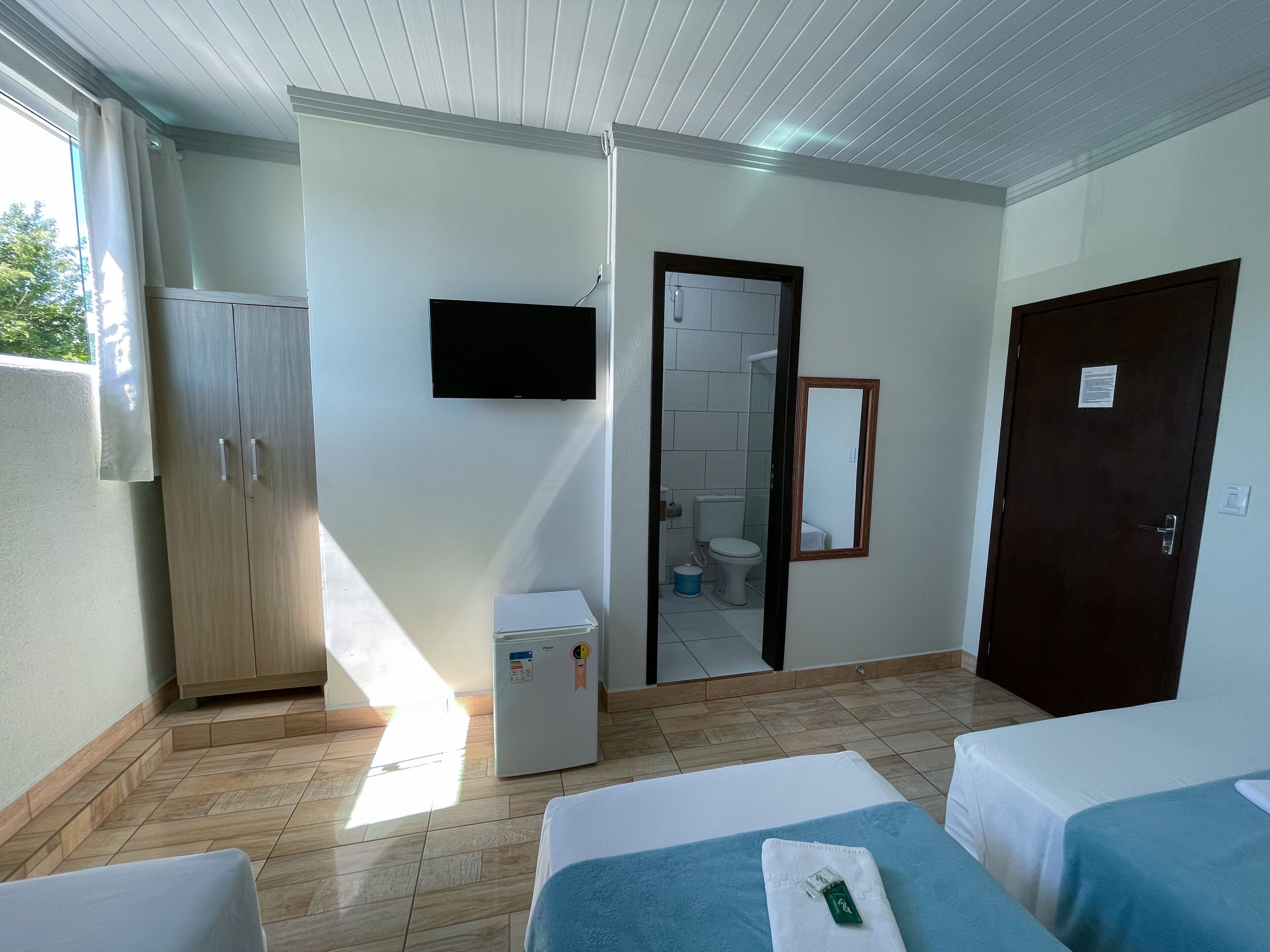 Minibar, iron/ironing board, free WiFi, bed sheets