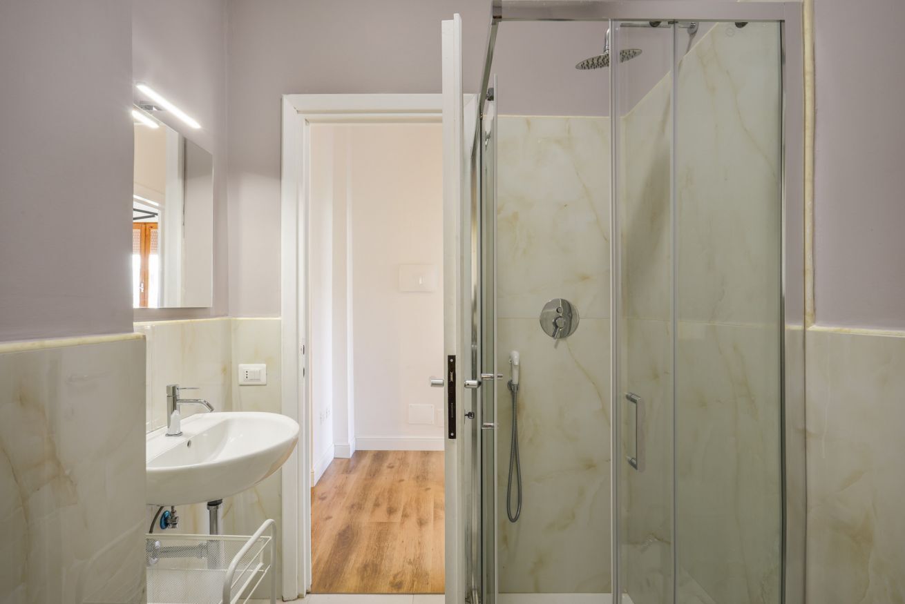 Dusche, Haartrockner, Bidet, Handtücher