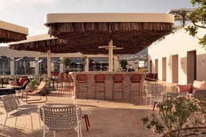 Bar (on property) - Nous Santorini (Santorini)