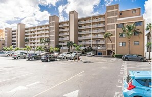 Exterior - CONDO ON THE BEACH: 2BR 2BA Gulf Front Paradise (Indian Shores)