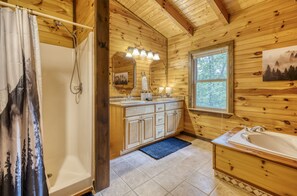 Shower, jetted bath, hair dryer, towels - Reserve your Getaway at The Rustic Retreat-3 private acres! (Blue Ridge,)