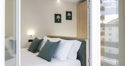 Newly refurbished apartment located in the Breuil-Cervinia's pedestrian area
