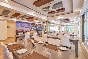Ảnh chưa phân loại, 2 trong số 24 ảnh, nút