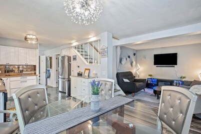 Comfortable 5br home w/ lake views & tranquil sunrises