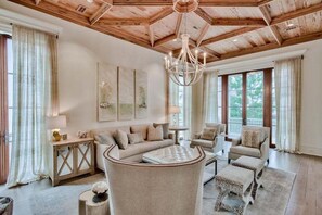 TV, peis og filmbibliotek