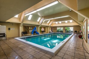 Indoor pool, outdoor pool - Two Bedroom Pool View, Luxury Condo, Pompano Beach, Florida (3331195) (Pompano Beach)