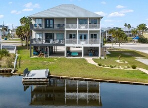 Exterior - Water front 4 bedroom 2.5 Bath Lagoon Beach Home Gulf Shores large home (Gulf Shores)