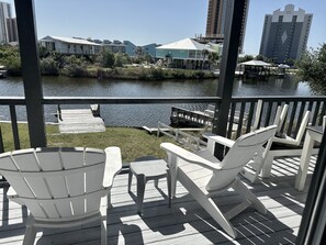 Property grounds - Water front 4 bedroom 2.5 Bath Lagoon Beach Home Gulf Shores large home (Gulf Shores)