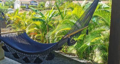 Gorgeous 2 Bedroom Villa - 5 min from the beach!