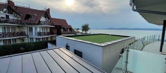 Holiday apartment with private beach, WiFi and air conditioning