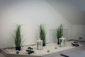 المنشأة من الداخل