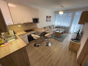 Fridge, microwave, oven, stovetop