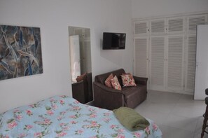 Free WiFi, bed sheets - (Guarujá)