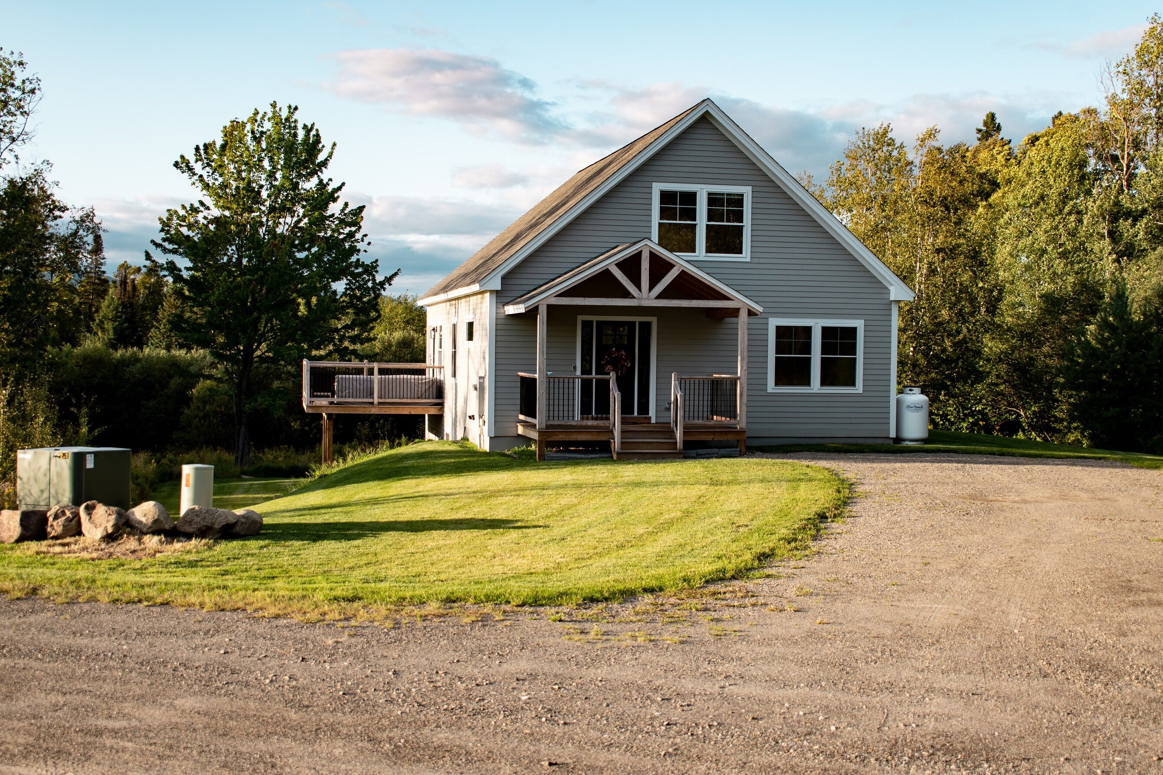 Beach House Chalet - shared access to Rangeley Lake