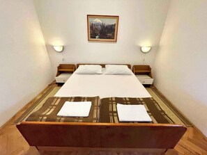 1 室のベッドルーム、WiFi