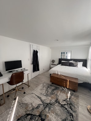 3 bedrooms, iron/ironing board, bed sheets
