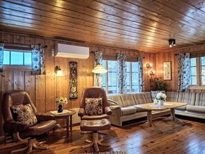 TV, fireplace - Midtholmen by Interhome (Konsmo)