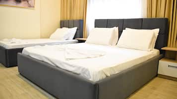 Minibar, wifi gratis y ropa de cama