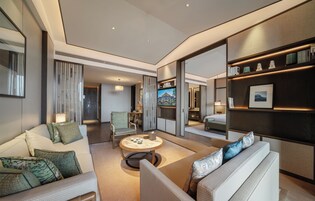 Deluxe Lake View Suite | Premium bedding, down duvets, minibar, in-room safe