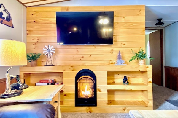 Propane fireplace, smart tv and board games