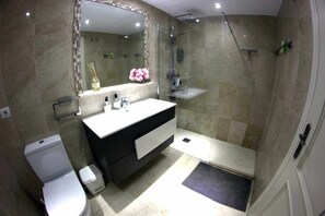 Towels - Beachfront apartment with sea views. (Estepona)
