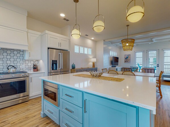 Fridge, microwave, oven, stovetop - Golf Cart Included, Private Pool, Boardwalk (Port Aransas)