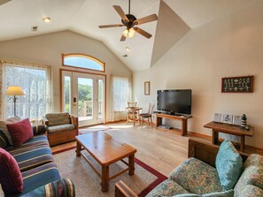 TV, DVD player, books - L'ESCALE - Soak in the summer sun this oceanside 4 BR home! (Southern Shores)