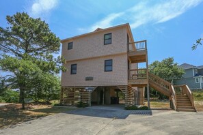 Exterior - Four Sandy Paws - Charming, home away from home, for you and you four-legged friend! (Duck)