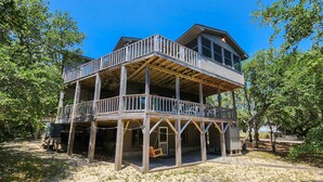 Unclassified image, 2 of 40, button - Pittsport - Begin your next great Outer Banks vacation in this 4 BR, oceanside home! (Southern Shores)