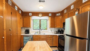 Unclassified image, 5 of 40, button - Pittsport - Begin your next great Outer Banks vacation in this 4 BR, oceanside home! (Southern Shores)