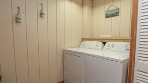 Unclassified image, 4 of 40, button - Pittsport - Begin your next great Outer Banks vacation in this 4 BR, oceanside home! (Southern Shores)